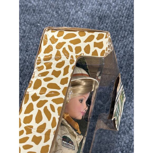 Vintage Disney Animal Kingdom Barbie Doll‎ 20363 Mattel Exclusive Safari NIB - Picture 9 of 13